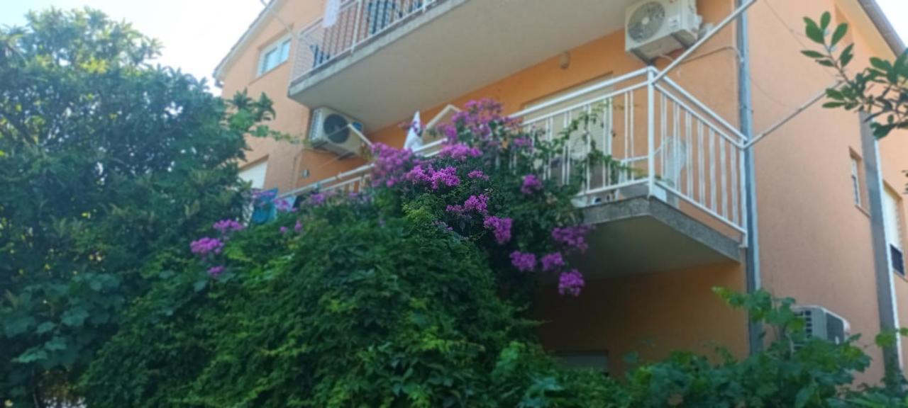 Apartments Bilo Near Primošten Exterior foto